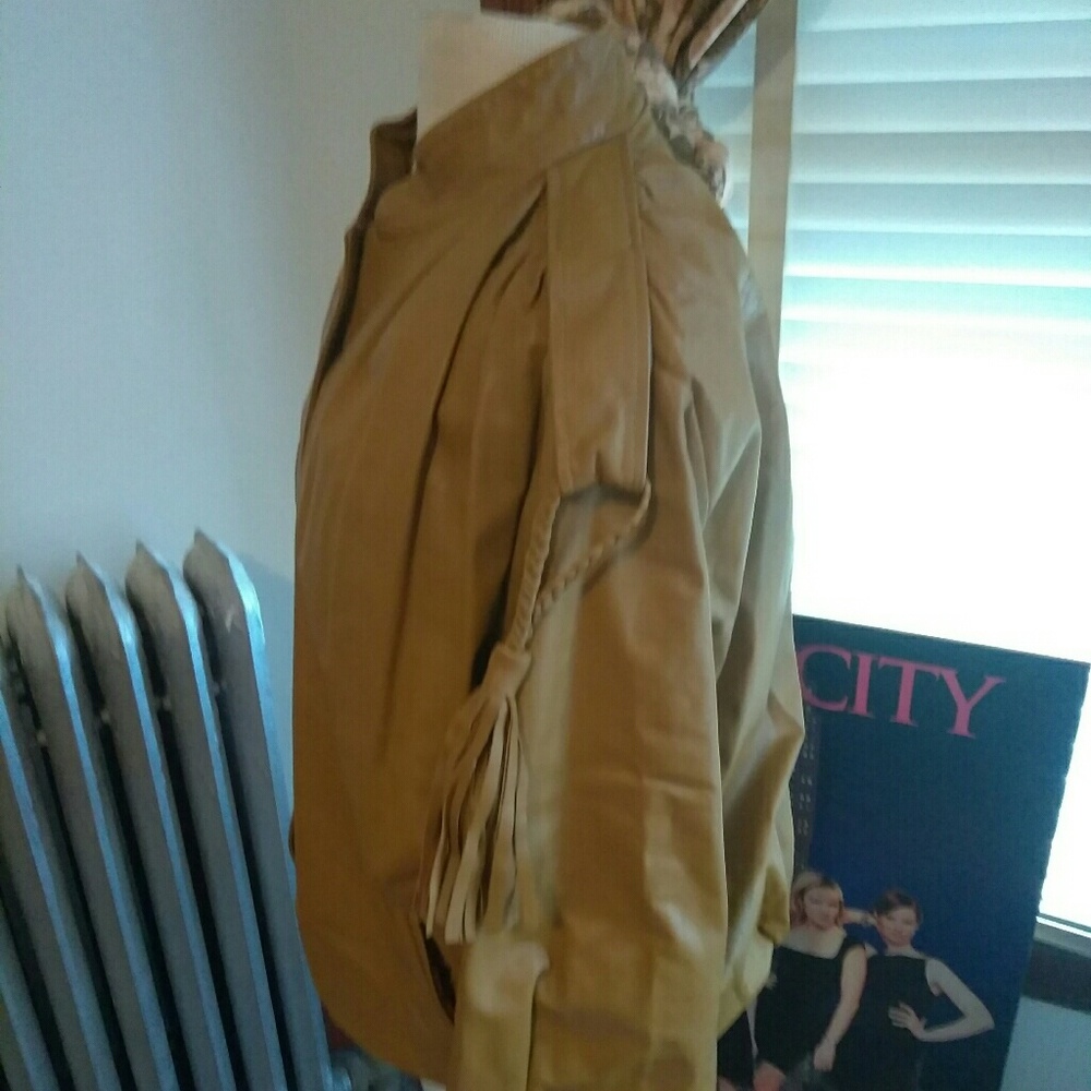 Coat - Picture 3 of 4